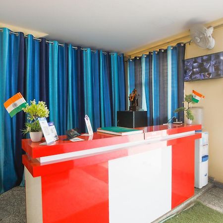 Diamond Imperial Hotel Noida Exterior foto