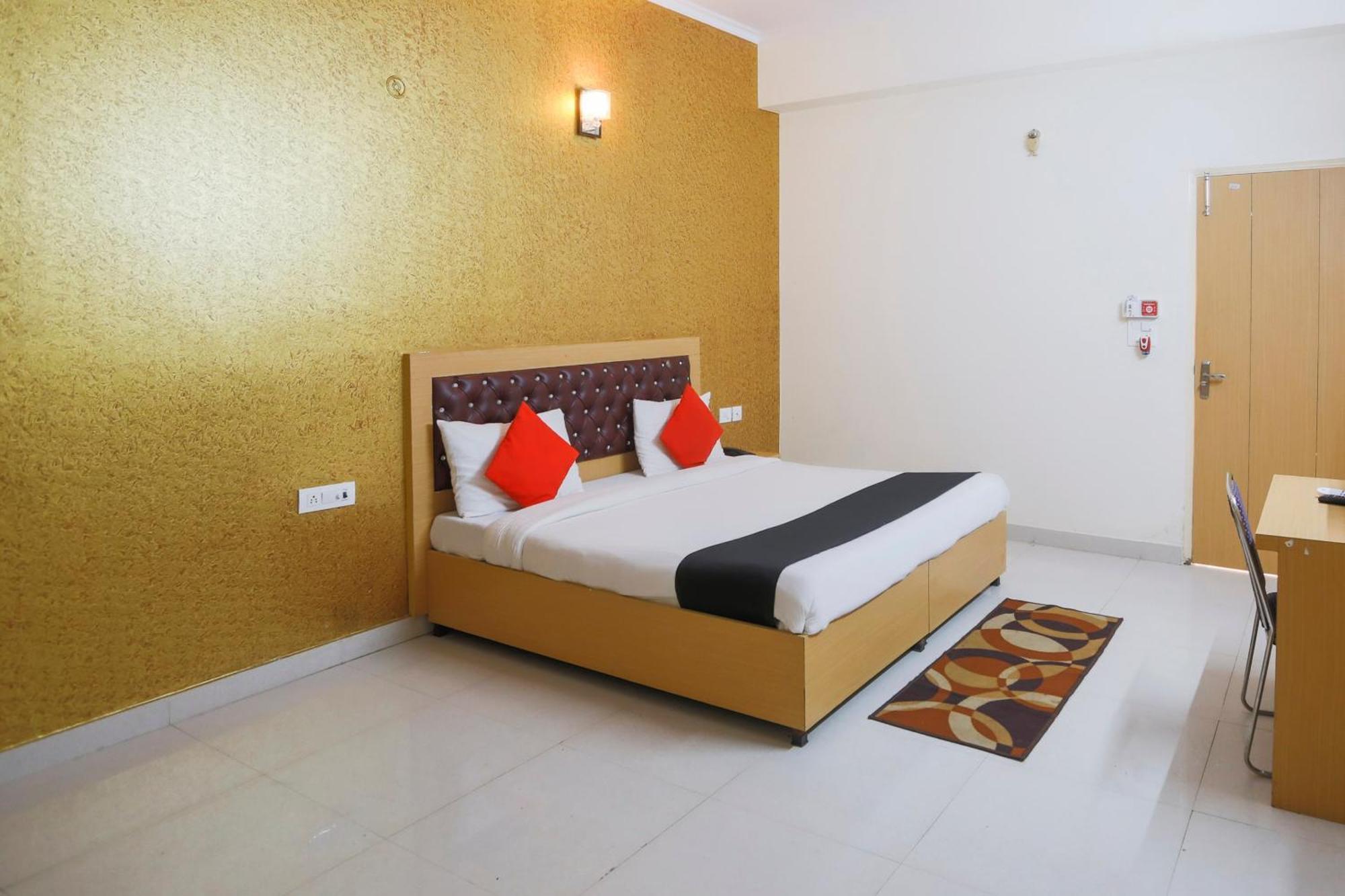 Diamond Imperial Hotel Noida Exterior foto