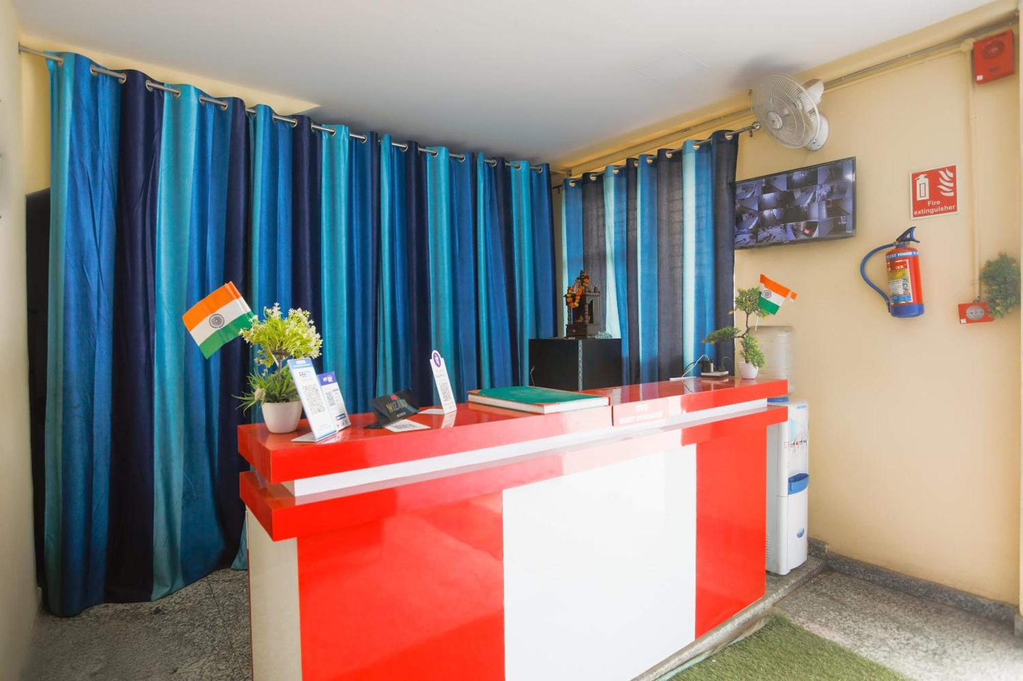 Diamond Imperial Hotel Noida Exterior foto