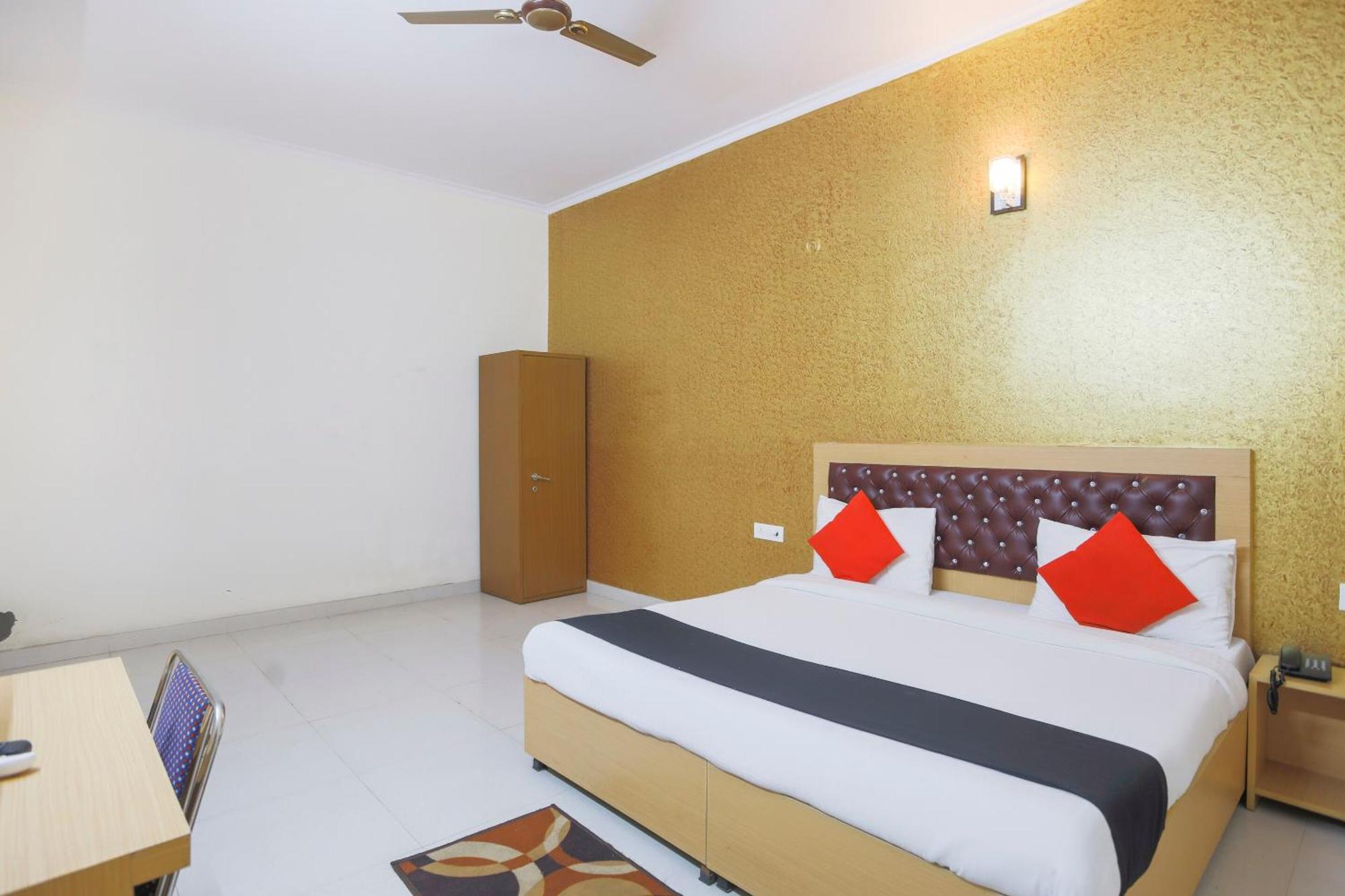 Diamond Imperial Hotel Noida Exterior foto